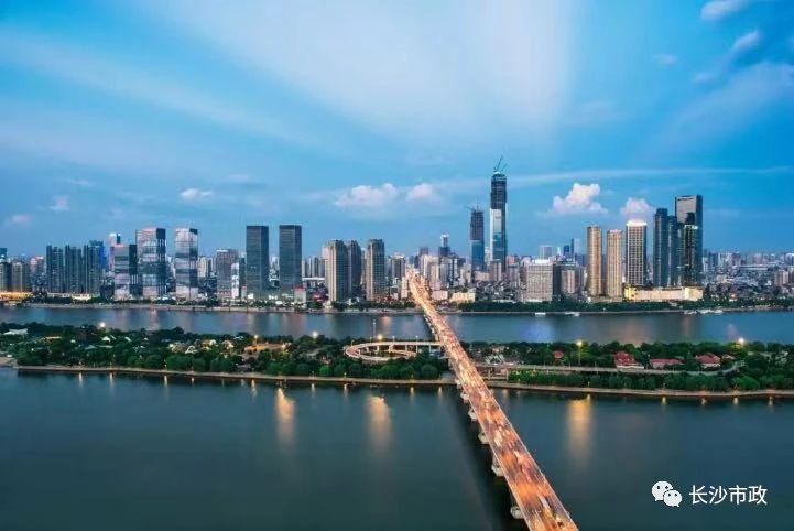 以城市，見未來；與城市，共成長